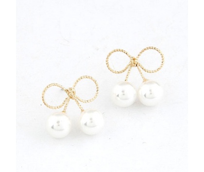 Fashion Jewelery Náušnice s bílými perličkami - Náušnice s bílými perličkami