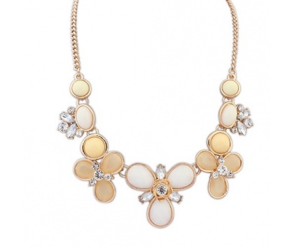 Fashion Jewelery Náhrdelník krémový